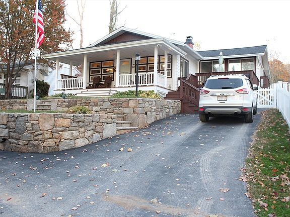 2nd image of 60 Shore Rd