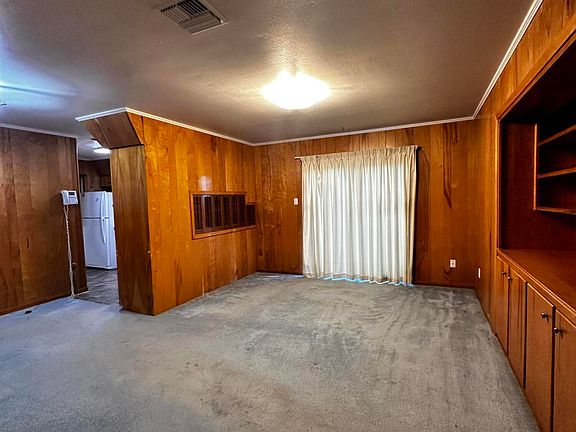3rd image of 203 Broadmoor Blvd