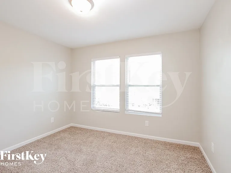 1425 Logan Patrick Ct — Photo 13