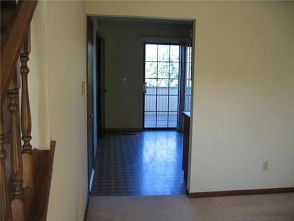 4th image of 1157 Hampton Ln