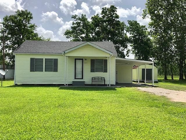 2-bedroom 1-bath with cover garage & storage shed
