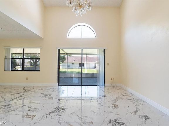 4th image of 301 Blue Bayou Dr