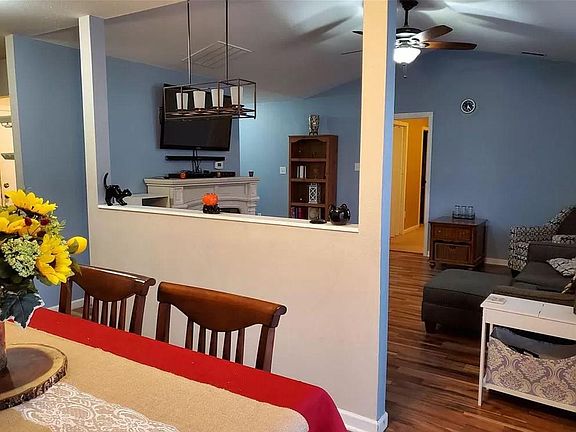 4th image of 2319 Layton Park Ln