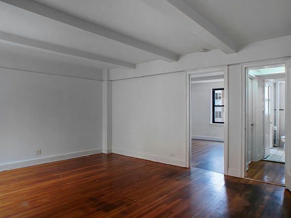 4th image of 117 E 77th St APT 3B