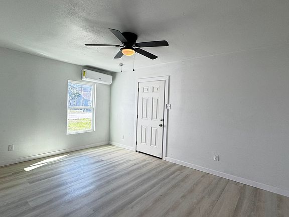 2nd image of 1513 10th St #1