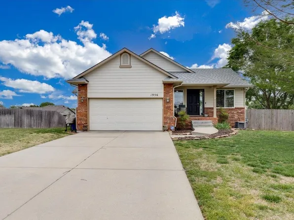 1956 E Glen Hills Ct, Derby, KS 67037