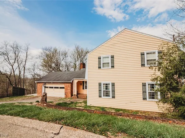 32 Ashwood Pl, Vienna, WV 26105