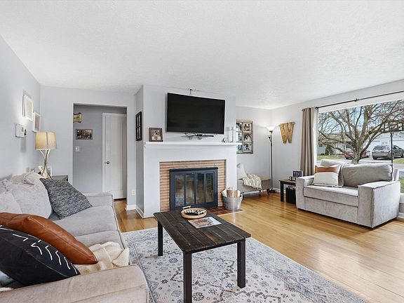 3rd image of 417 N Burns Rd