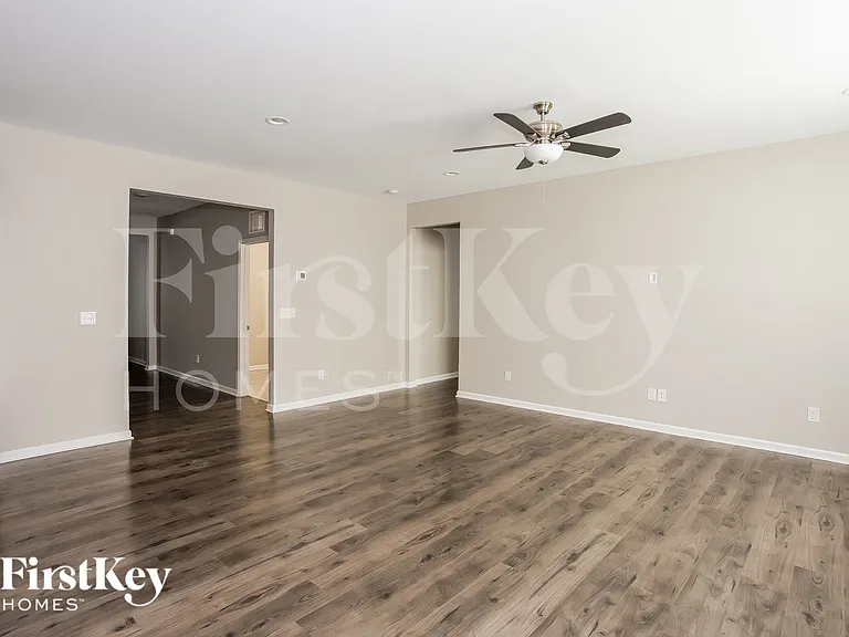 777 Alexander Commons Dr — Photo 5