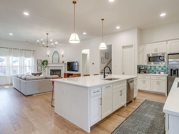 5th image of 113 Harlan Ct