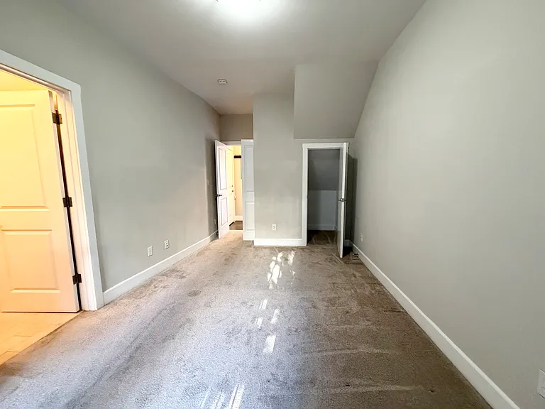 1338 Eddy St — Photo 29