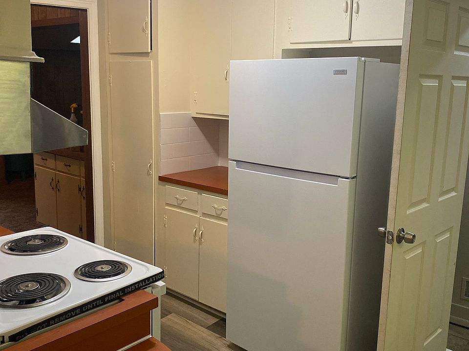 1st image of 843 Reaves St