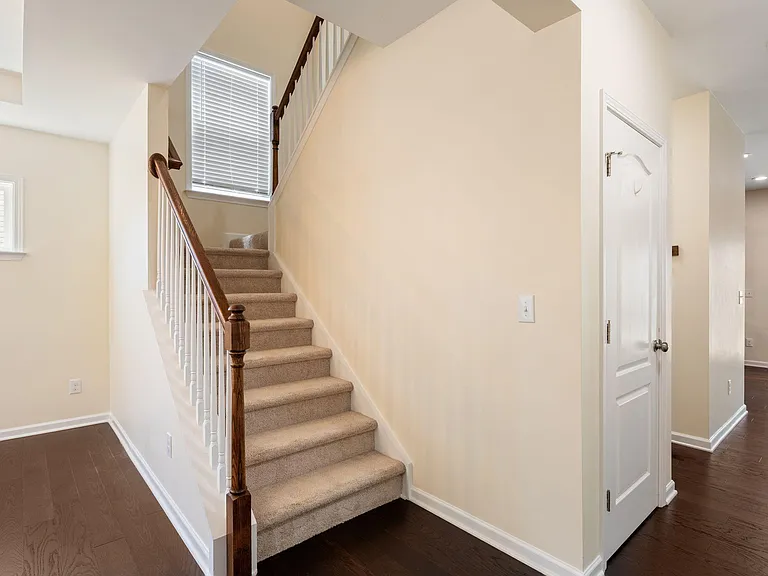 855 Ember Dr — Photo 8