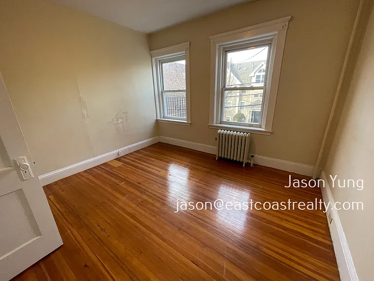 15 Gardner St #6 — Photo 2