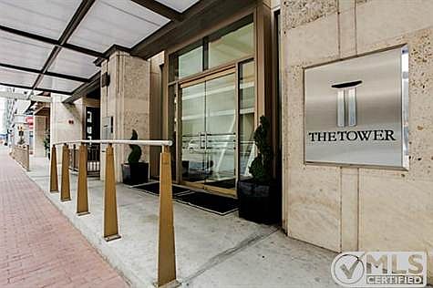 2nd image of 500 Throckmorton St APT 2402