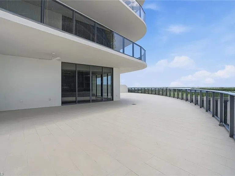 5100 Seagrass Blvd #201 — Photo 31