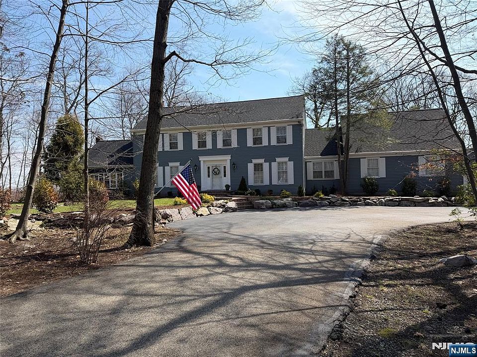 1st image of 12 Laurel Hill Rd