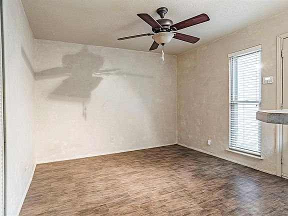 3rd image of 511 Saint Charles Dr