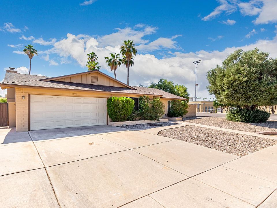 1st image of 1903 E Balboa Dr
