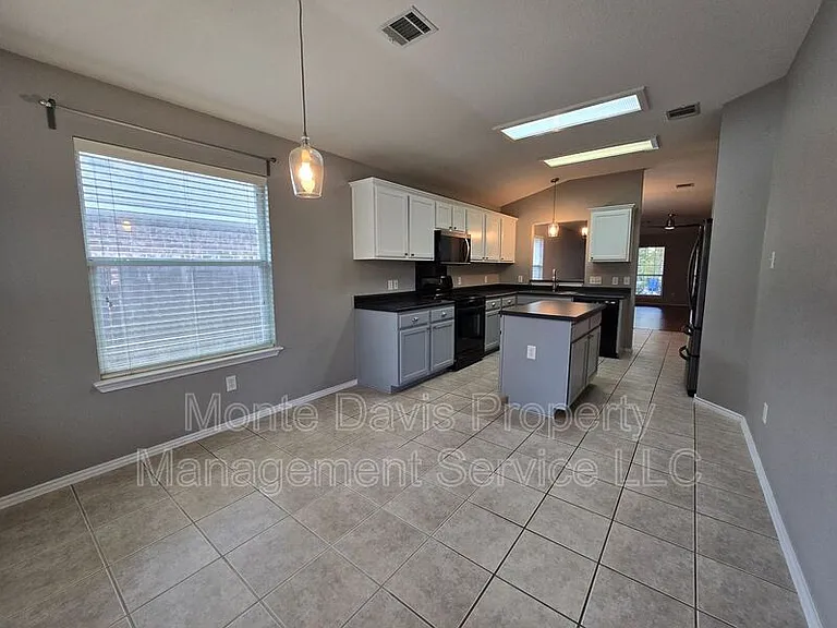14309 Ballycastle Trl — Photo 9