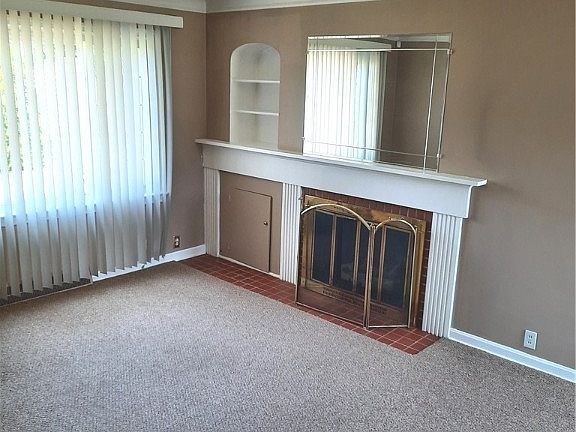 3rd image of 770 E 260th St