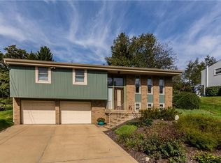 202 Wadsworth Dr, Glenshaw, PA 15116