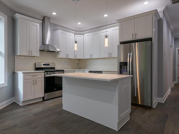 3rd image of 1947 N Humboldt Blvd #3