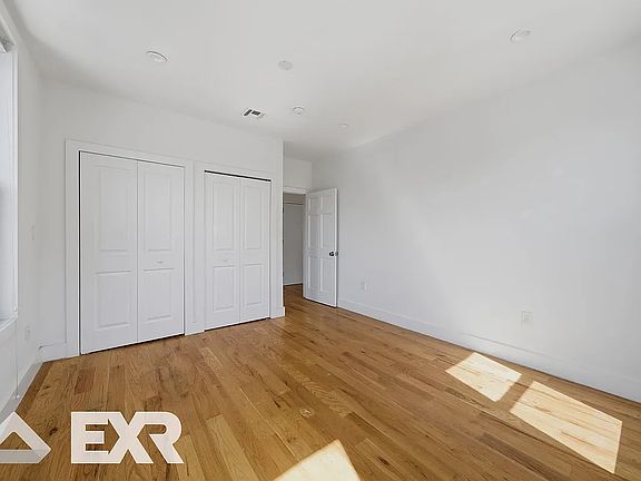 2nd image of 136 Cornelia St APT 3