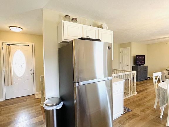 4th image of 2417 Dawn Dr