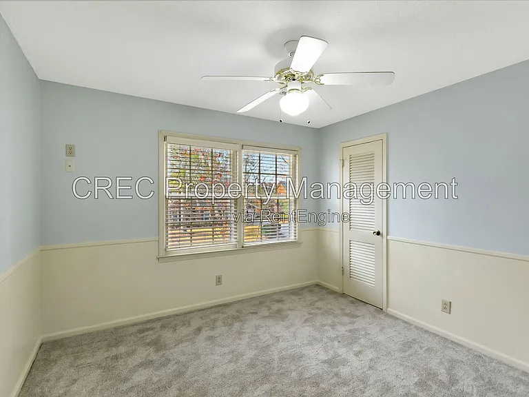 321 Shaftesbury Ln — Photo 64