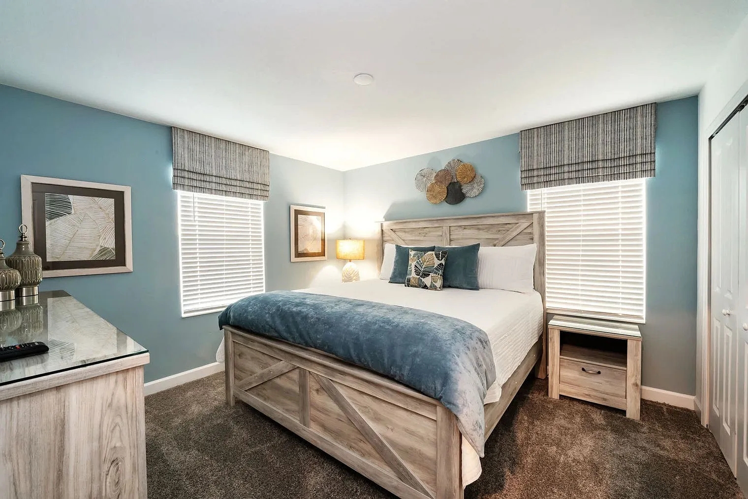 8 bed, 5.0 bath, 4294 sqft, $7,796 — Photo 3