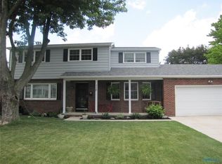 110 Hoffman Rd, Rossford, OH 43460