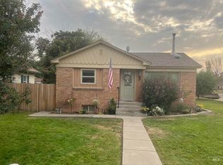 1203 Idaho St, Gooding, ID 83330