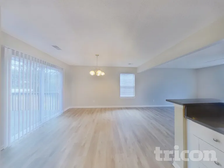 10 Torchwood Ct — Photo 4