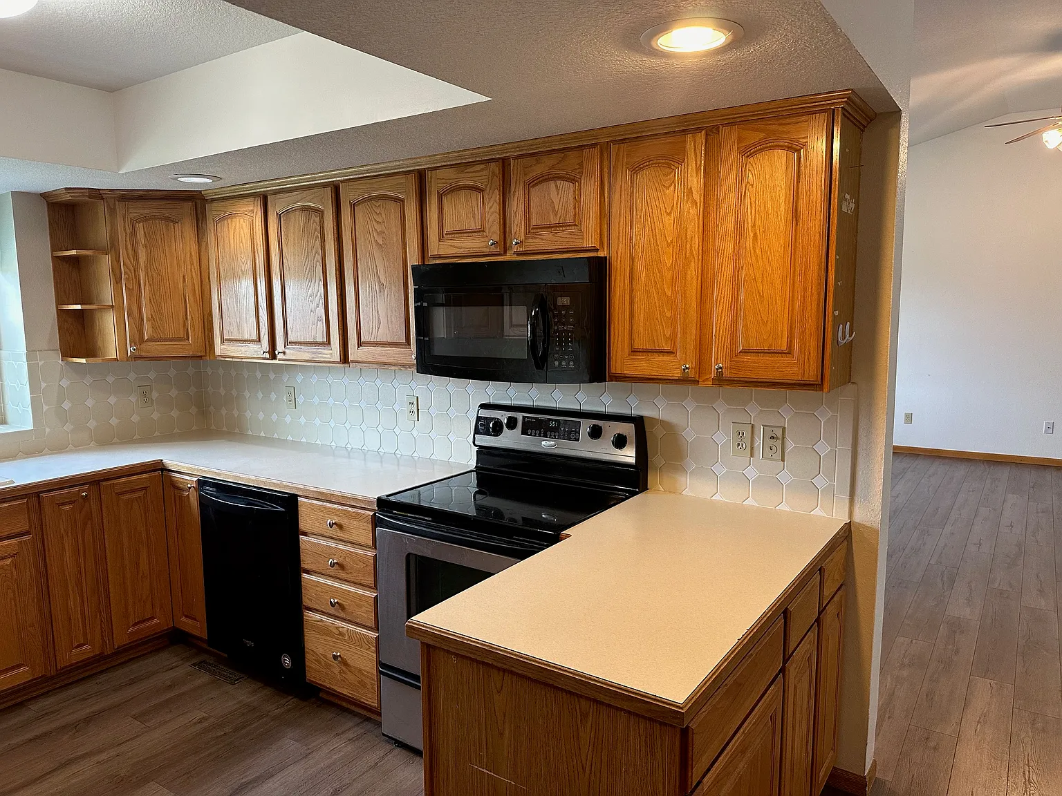 204 W 1st St — Photo 3