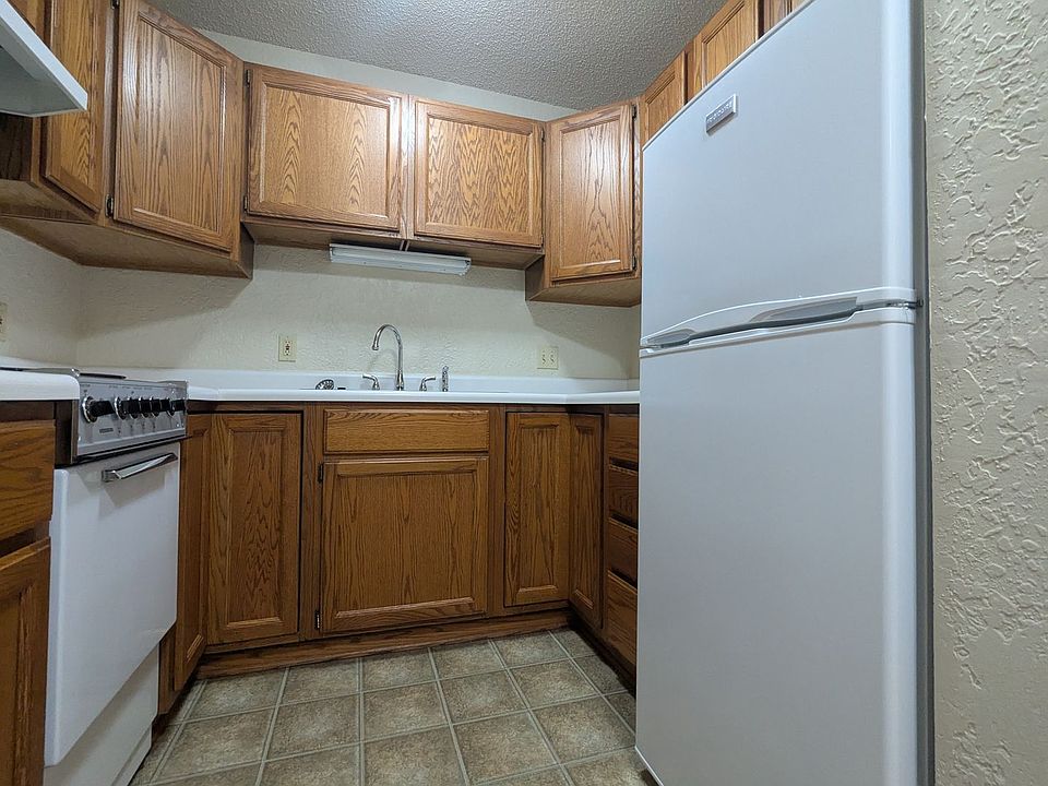 1st image of 1100 Grove St APT 7