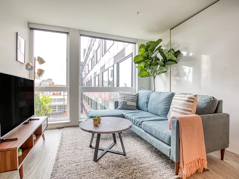 Vida Seattle — Photo 22