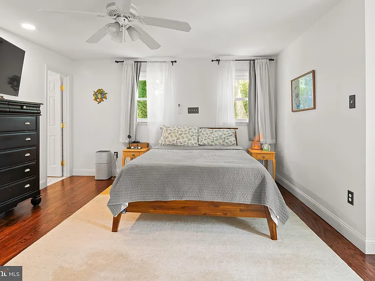 214 Sumner Rd — Photo 26