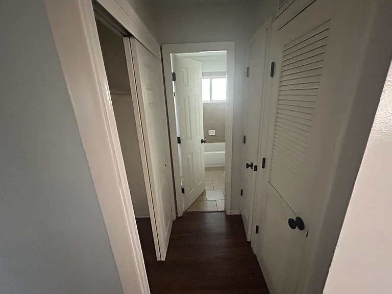 11226 Crystal Ave — Photo 3