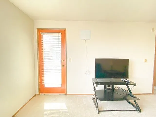 4522 Brooklyn Ave NE — Photo 27