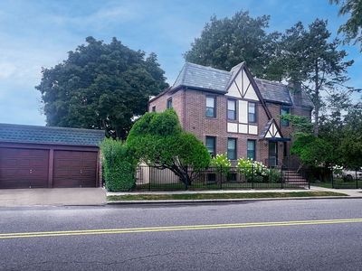 64-26 Dry Harbor Rd, Flushing, NY, 11379