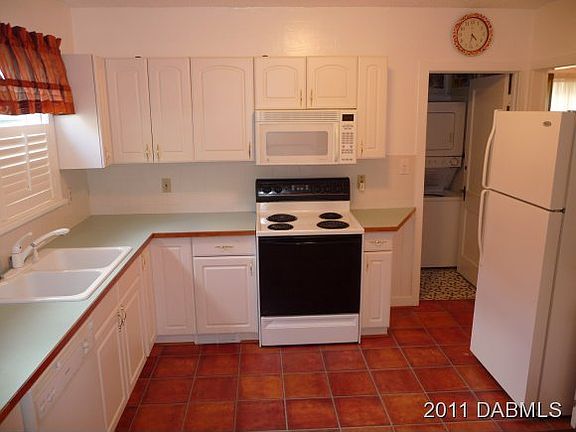 2nd image of 215 Bellevue Ave