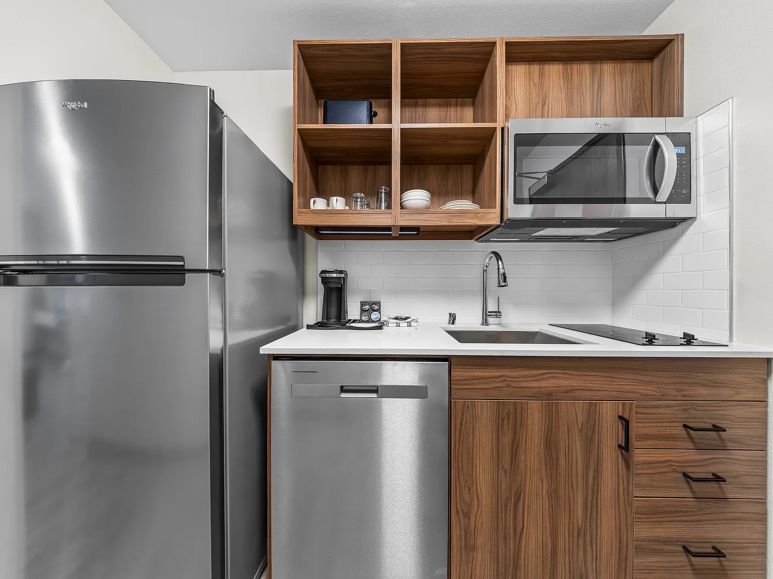 Studio, 416 sqft, $2,150 — Photo 4