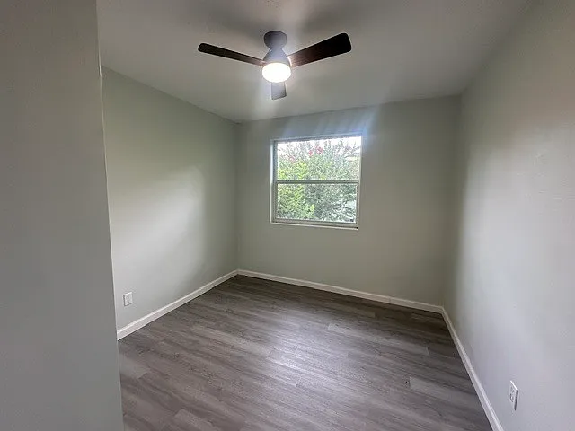 1552 W 14th St — Photo 12