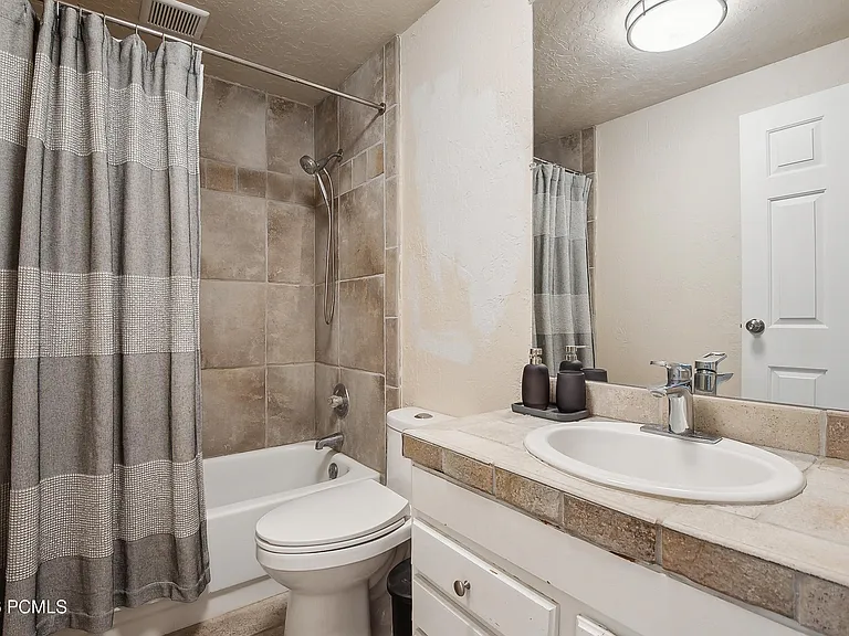 3061 Fawn Dr — Photo 38