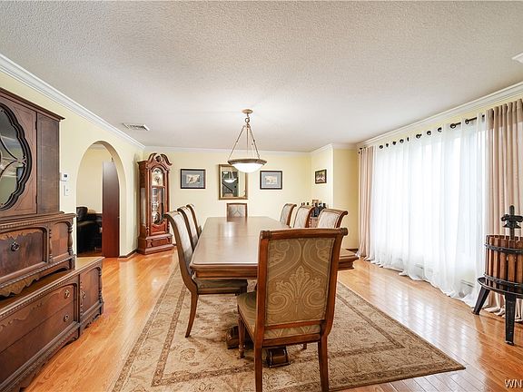 2nd image of 6047 Berkley Dr