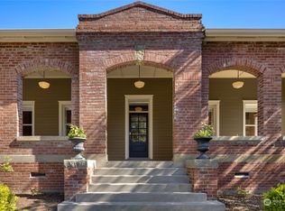 9613 NE Evergreen Ave, Bainbridge Island, WA 98110