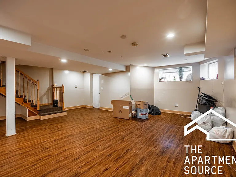 665 W Cornelia Ave #G — Photo 5