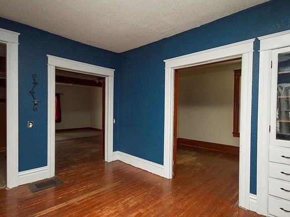 4th image of 430 Greenlawn Ave