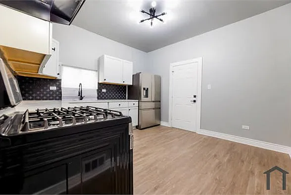 7917 S Ellis Ave — Photo 6